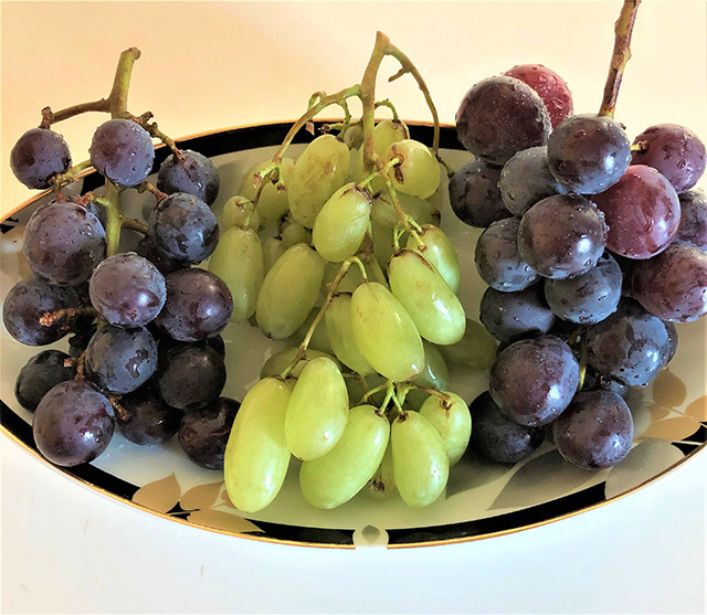 富士市ヨガスタジオ・ヨガパーソナルトレーニングのオリヴィンがおすすめする健康づくりのための食事について秋の「葡萄（ぶどう）」
